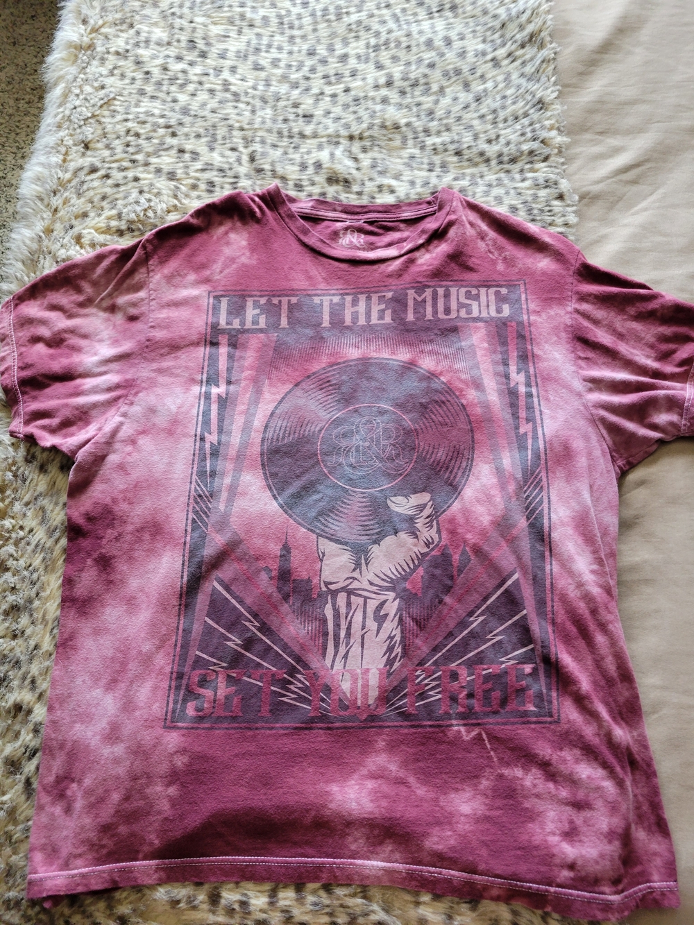 Rock & Republic Maroon Graphic Tee